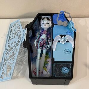 Monster high doll Frankie with accessories